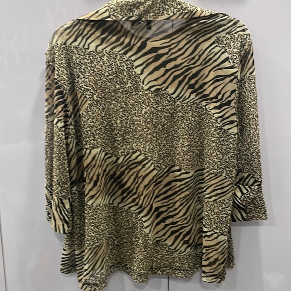 Channa animal print two pc twin set. Sz small. - Picture 4 of 8